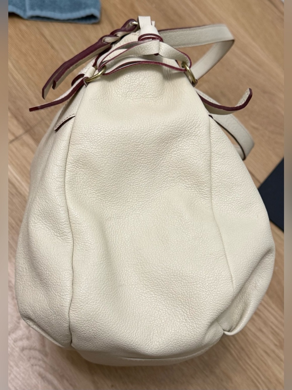 Dooney & Bourke Vintage Nina Pebbled Leather Shoulder Bag - Picture 3 of 9